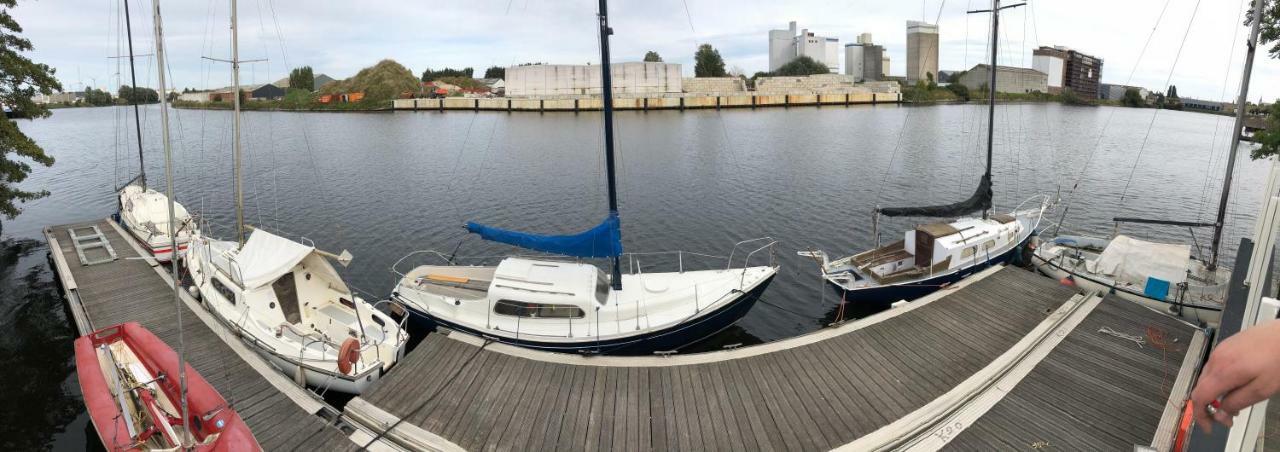 Boat & Bed *